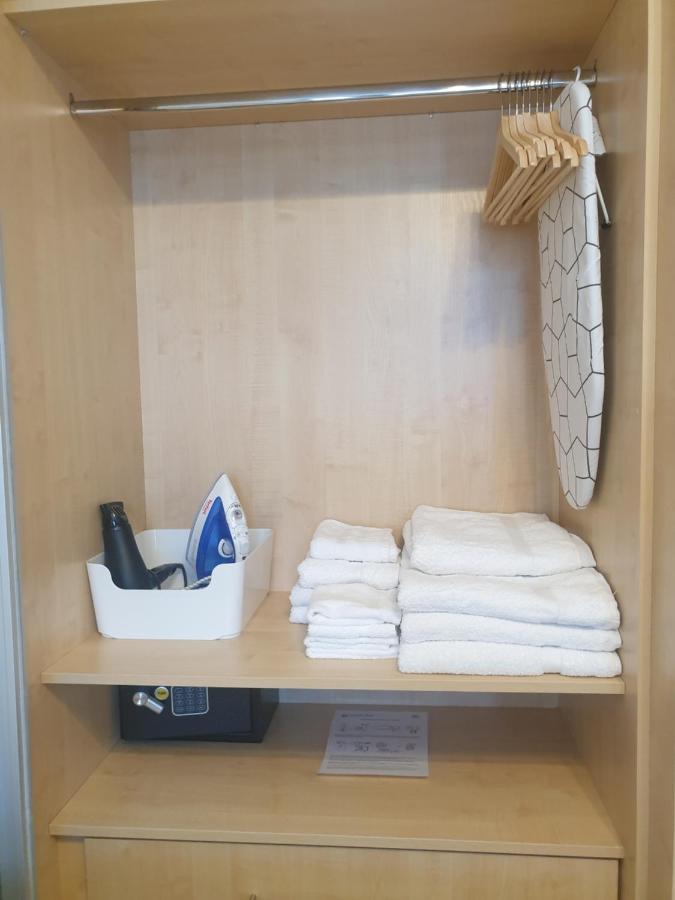 London Luxury 2 Bedroom Flat 5Min Walk From Overground, With Free Wifi, Free Parking-Sleeps X6 イルフォード エクステリア 写真